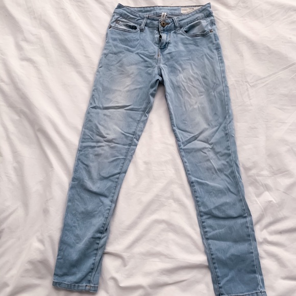 Light Wash Jeggings - Picture 4 of 5